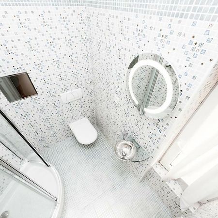 Romantic Studio With Jacuzzi Prague Luaran gambar