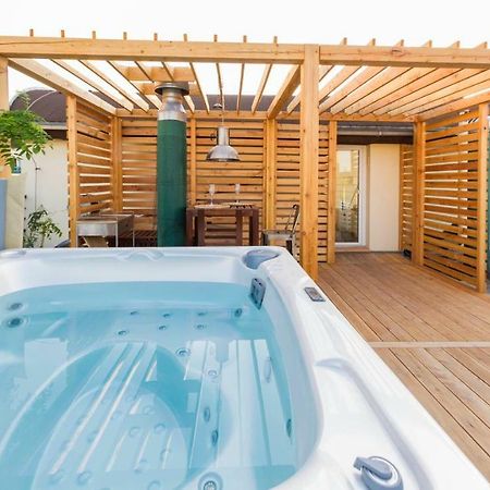 Romantic Studio With Jacuzzi Prague Luaran gambar