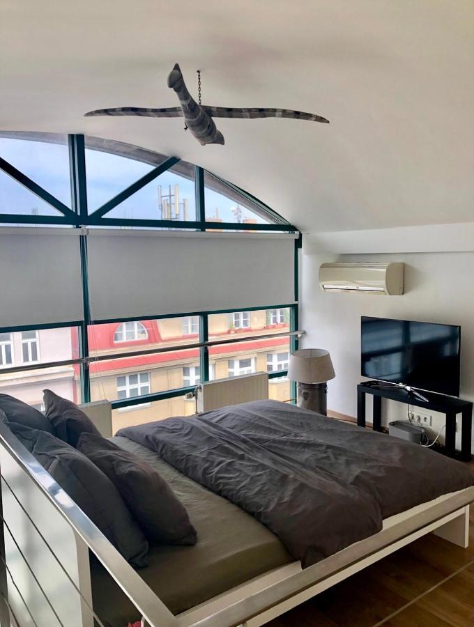 Romantic Studio With Jacuzzi Prague Luaran gambar